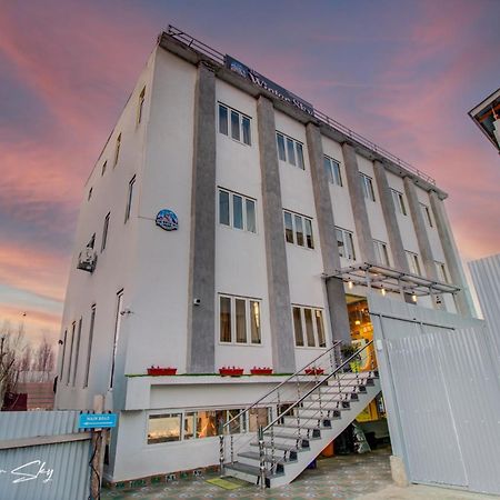 Srīnagar Hotel The Winter Sky מראה חיצוני תמונה